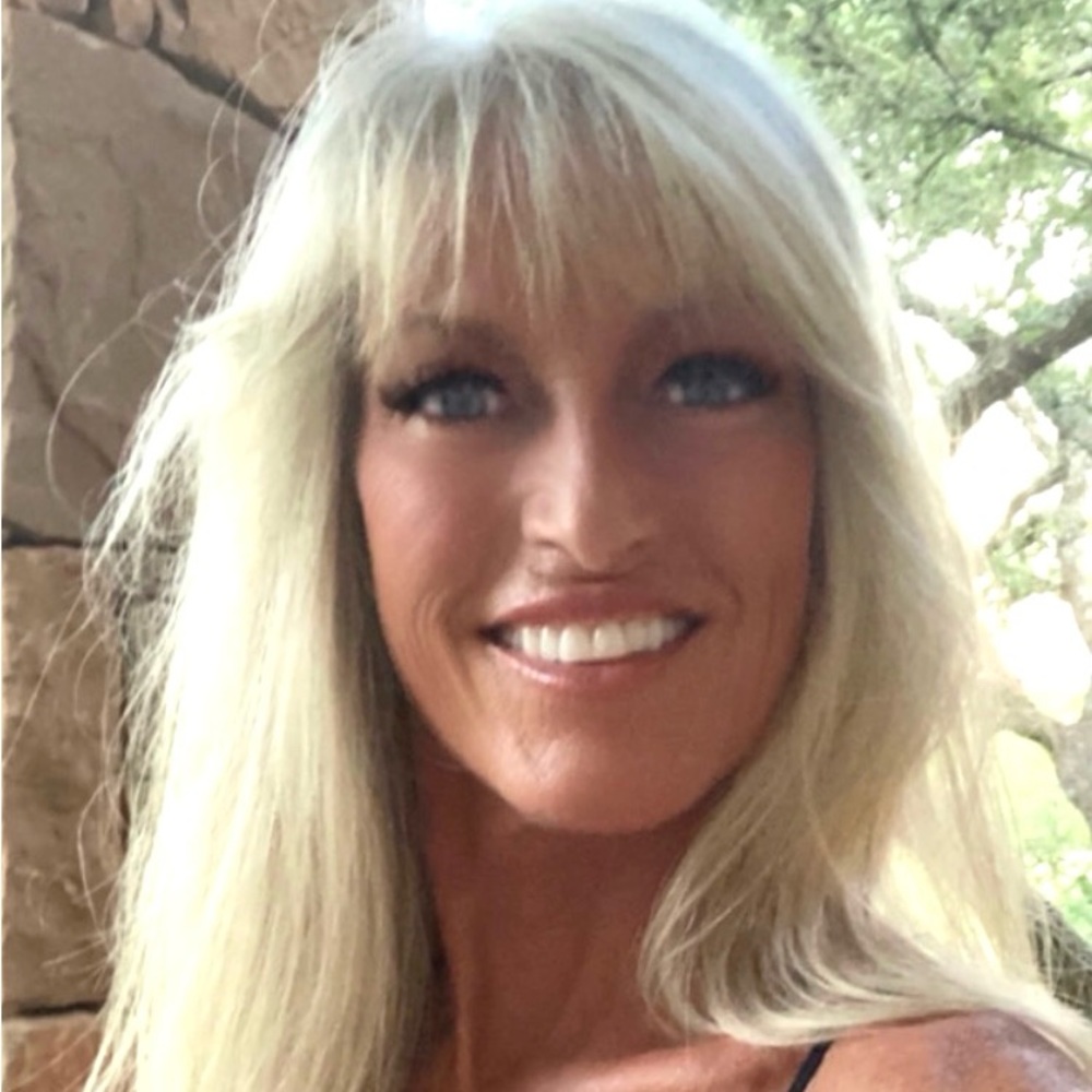 Meet your Posher, Raquel